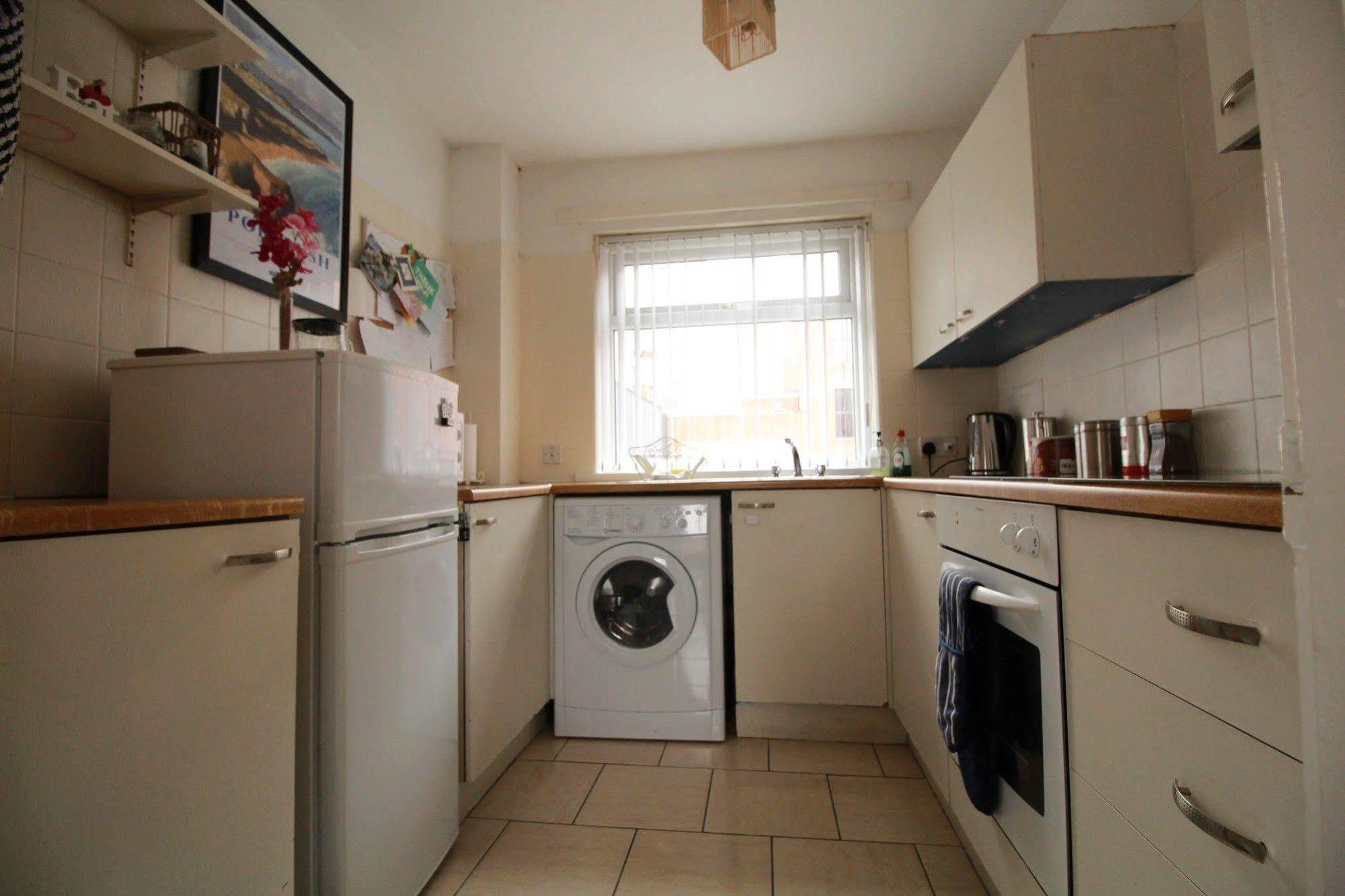 Perfect Central City Location - Parking - 3 Beds - 2 Bedrooms Belfast Esterno foto