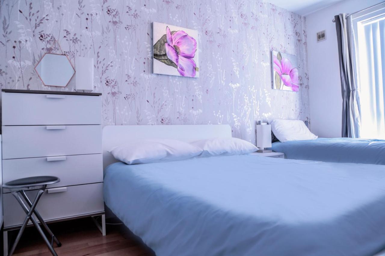 Perfect Central City Location - Parking - 3 Beds - 2 Bedrooms Belfast Esterno foto