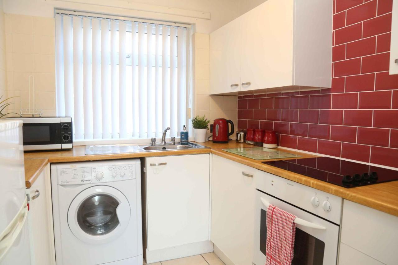 Perfect Central City Location - Parking - 3 Beds - 2 Bedrooms Belfast Esterno foto