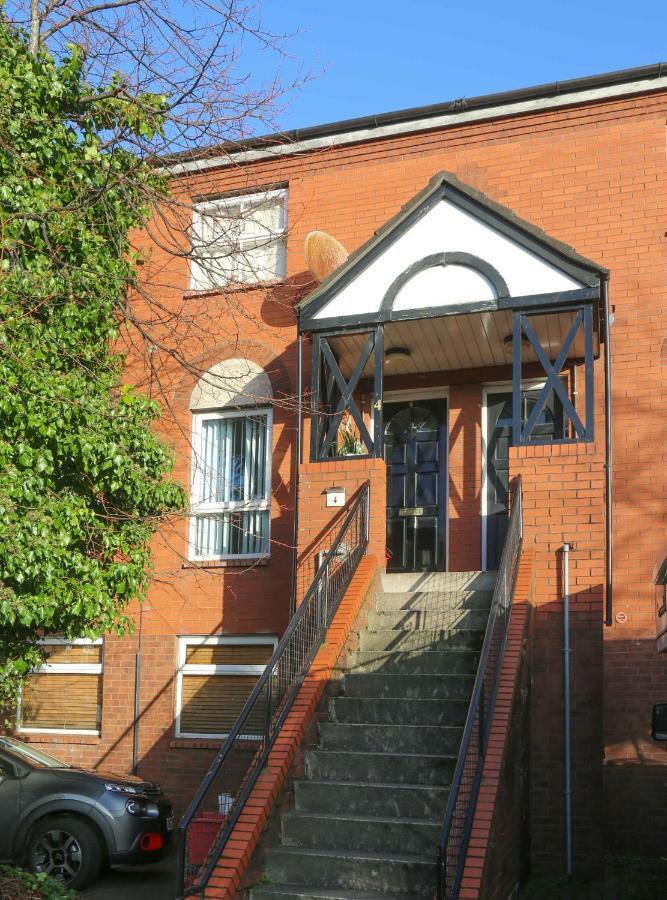 Perfect Central City Location - Parking - 3 Beds - 2 Bedrooms Belfast Esterno foto